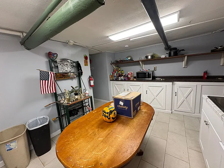 311 6th Ave — Photo 9