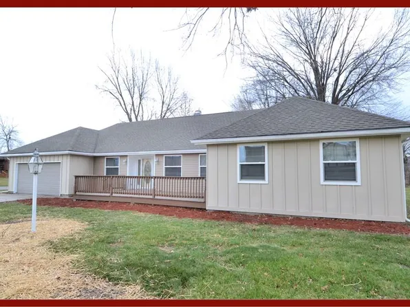 908 Cherry Ln, Kirksville, MO 63501