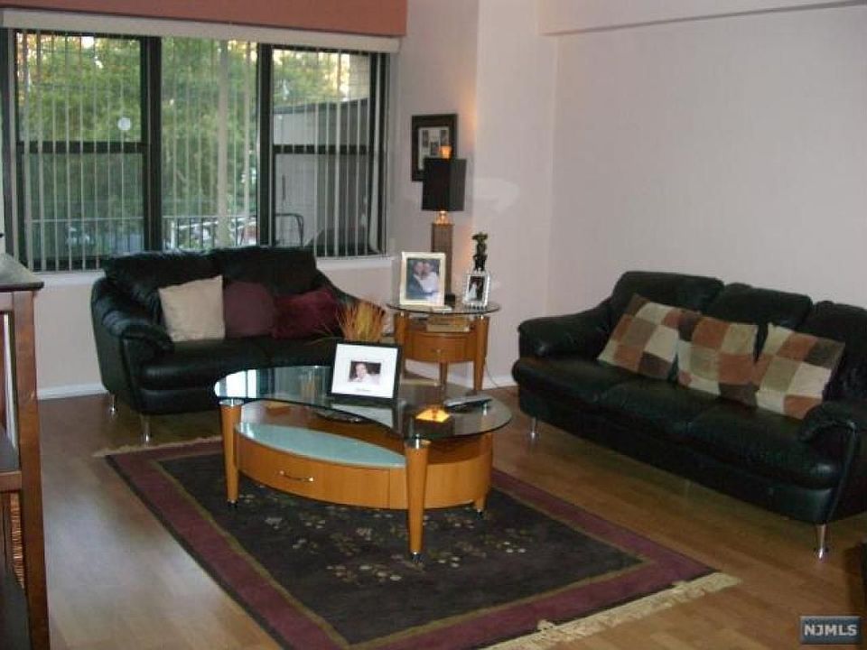 2nd image of 285 Aycrigg Ave APT 3A