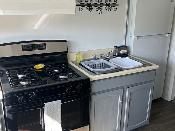 4th image of 2976 Clark Rd #3