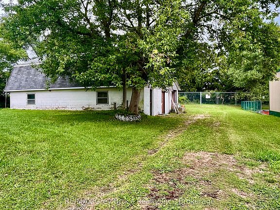 3rd image of 1069 7th Ave