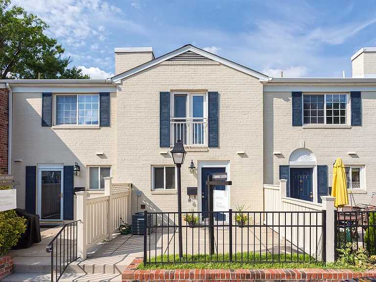 1615B N Van Dorn St #B — Photo 2