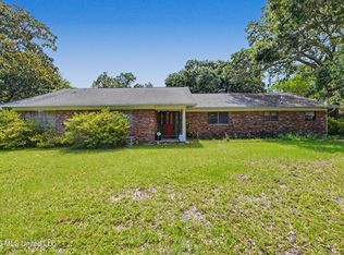 289 Holcomb Blvd, Ocean Springs, MS 39564