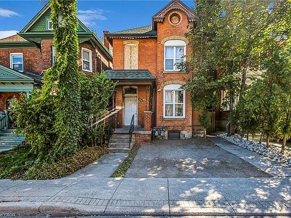 4th image of 128 John St N