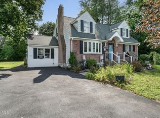 32 Hanes St, Albany, NY 12203