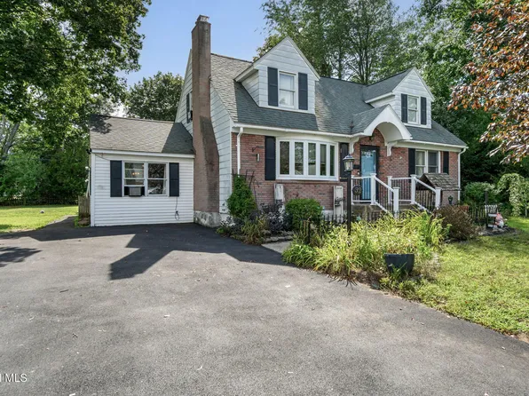 32 Hanes Street, Guilderland, NY 12203