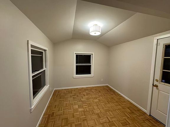 2nd image of 52 Heatherland Rd