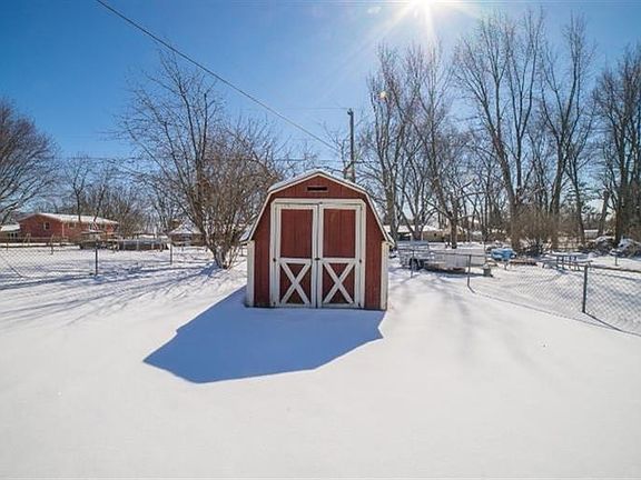 5th image of 2464 Banyon Dr