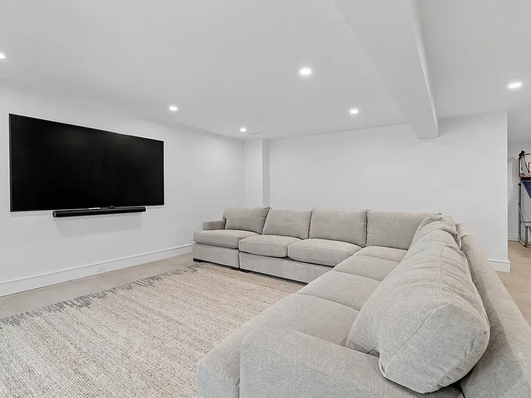 167 Underwood Dr — Photo 20