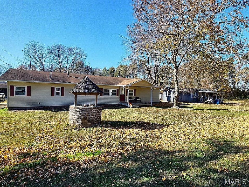 1st image of 33445 Maple St