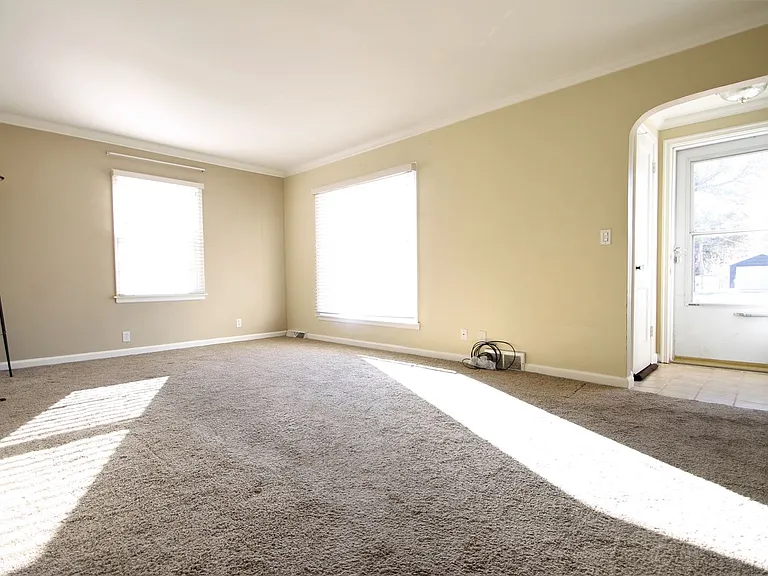 2718 N Wyoming St — Photo 2