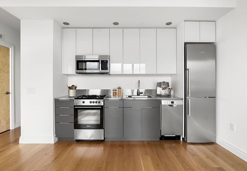 1st image of 300 Ashland Pl APT 33E