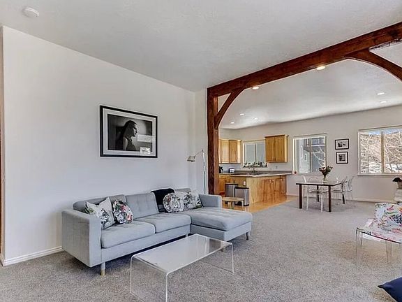 2nd image of 4184 Hilltop Ct