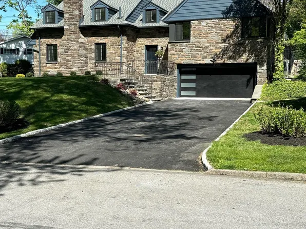 305 Penbree Cir, Bala Cynwyd, PA 19004