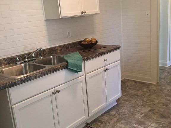 3rd image of 5701 Hearne Ave