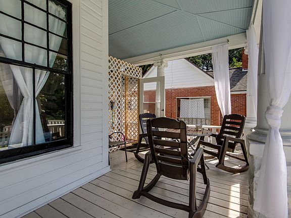 5th image of 2345 Myra St
