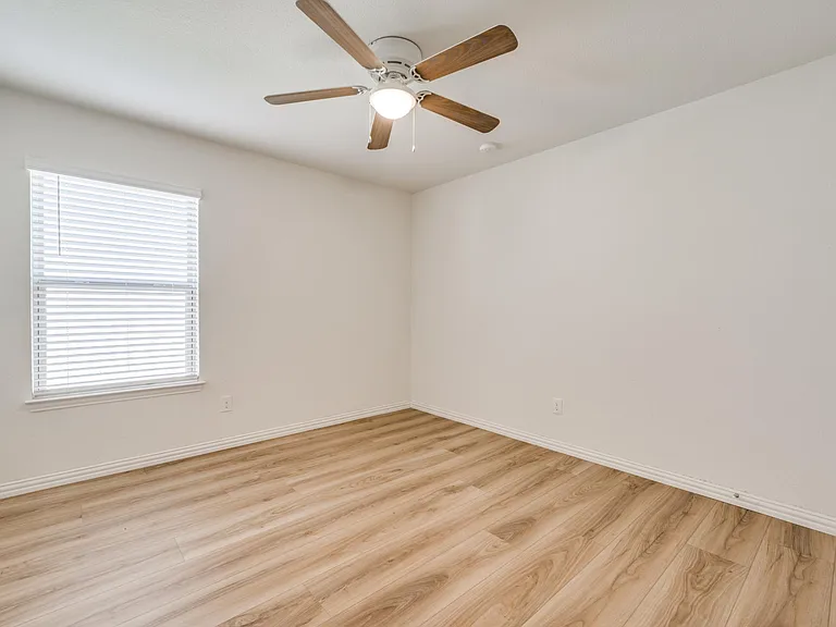 1305 Rembrandt Dr — Photo 10