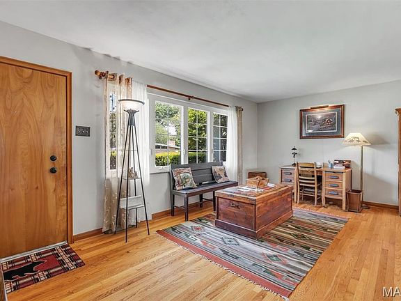 3rd image of 8800 Crest Oak Ln