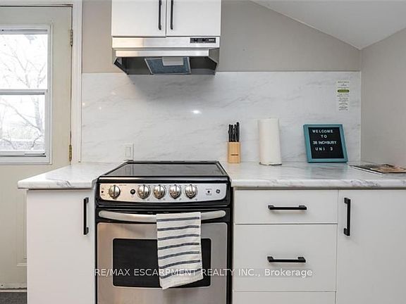 4th image of 38 Inchbury St #3