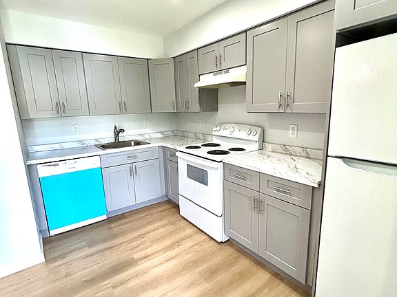 4th image of 37 Aspetuck Vlg Unit 37