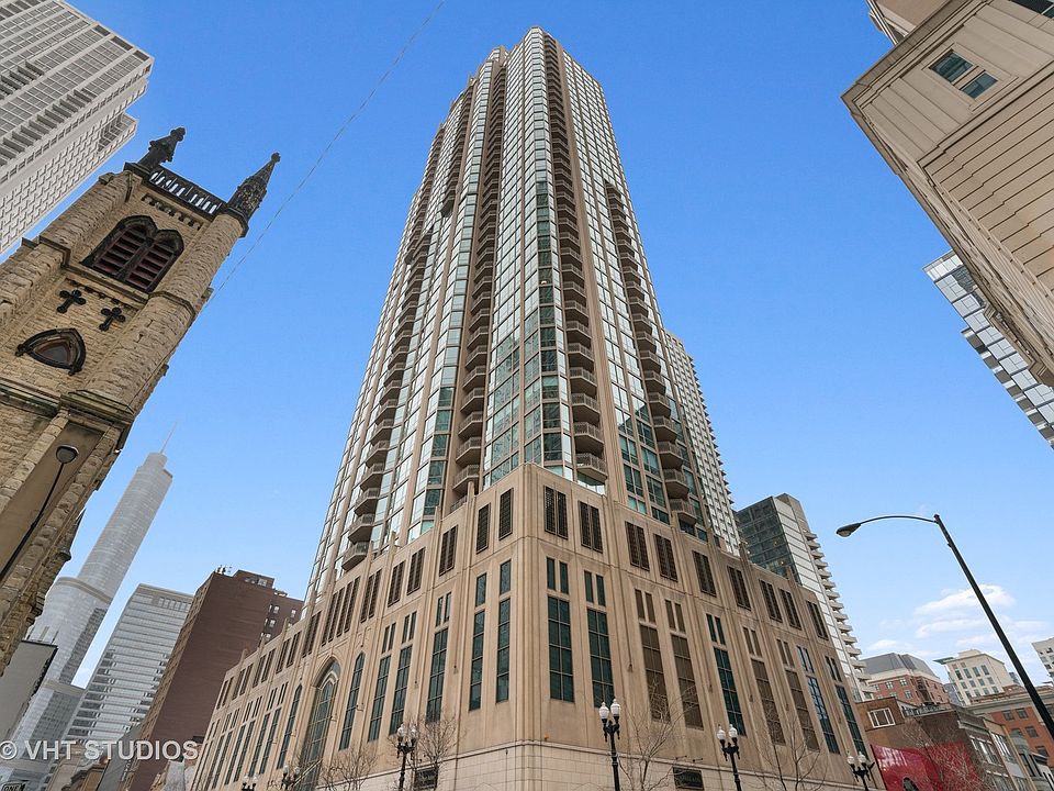 1st image of 21 E Huron St APT 1704