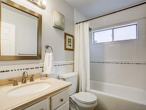 4th image of 3945 Broadlawn St