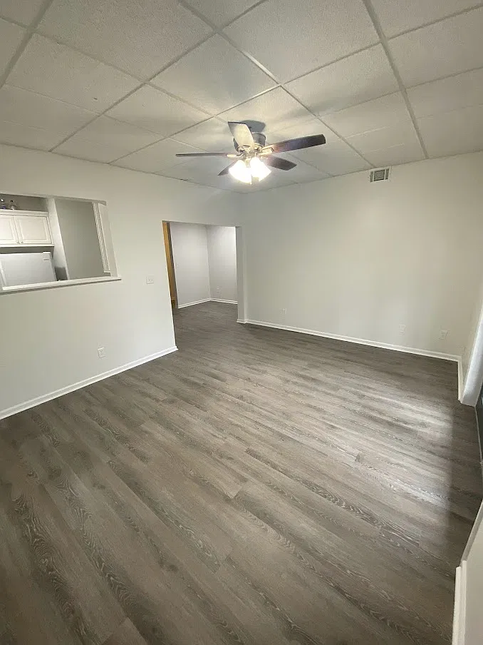 College Heights - 300 — Photo 2