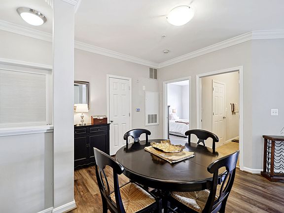 5th image of 4862 Eisenhower Ave Unit 374
