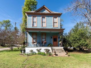 215 S Sycamore St, Palestine, TX 75801