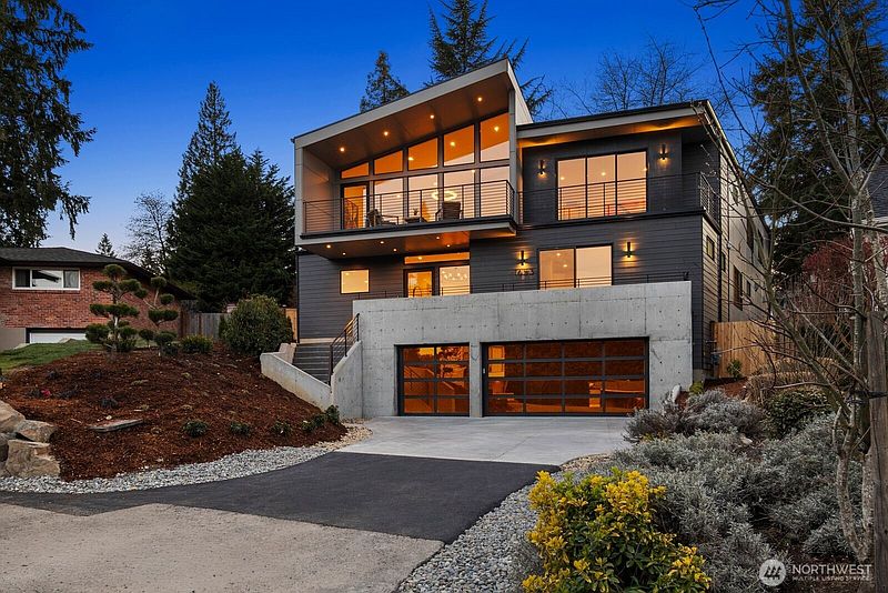 2nd image of 1653 105th Avenue SE