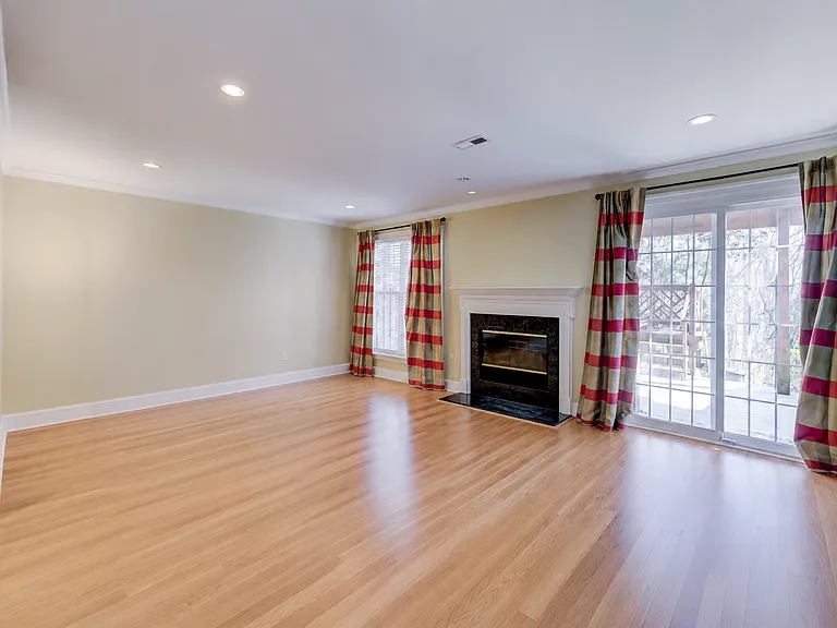 715 Leister Dr — Photo 19