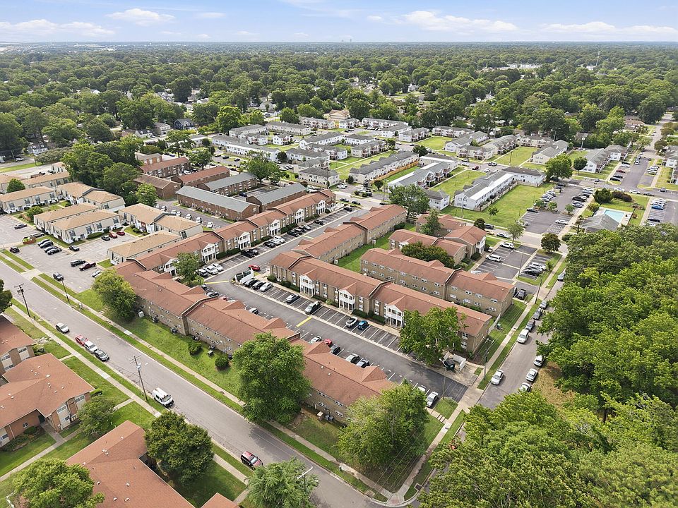 1st image of 600 Warwick Ave #600X2
