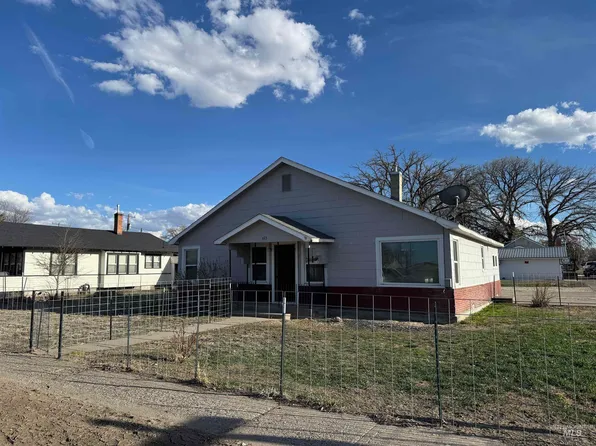 423 5th St, Filer, ID 83328