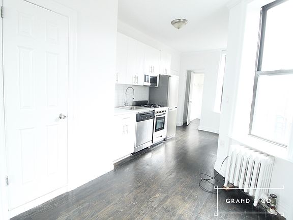 3rd image of 120 Mac Dougal St #22