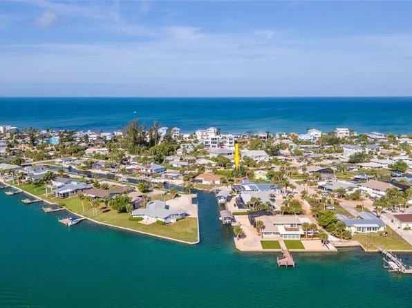 1325 Holiday Dr #19, Englewood, FL 34223