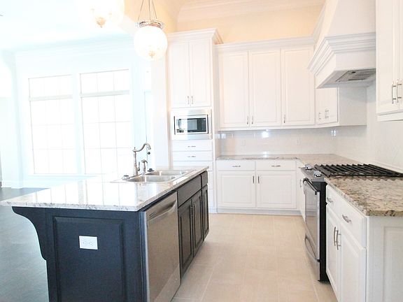 4th image of 119 Beauchamp Ln