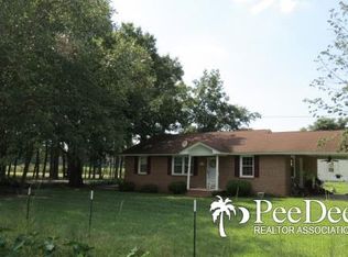 127 W Danwood Rd, Effingham, SC 29541