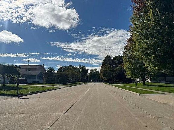 5th image of 4211 Rock St