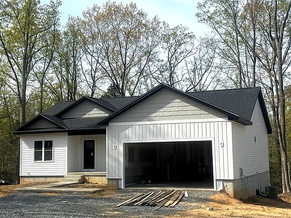 3rd image of 209 Federalist Way