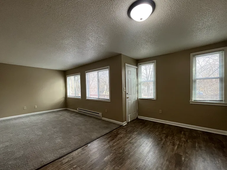 880 Wilson Avenue — Photo 6