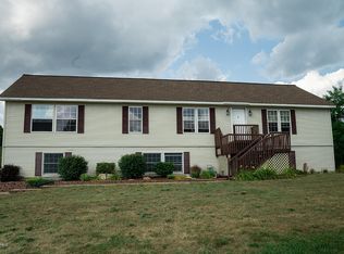 8522 Oakbrook Ridge Dr NE, Rockford, MI 49341