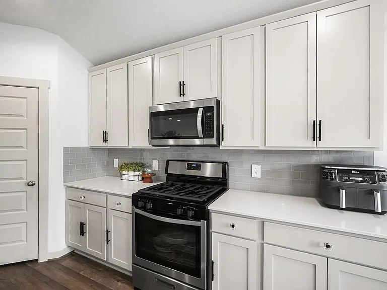 1126 Hyde Lake Ln — Photo 10