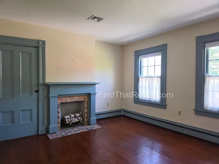 136 W Pomfret St — Photo 7