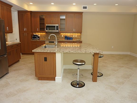 5th image of 4510 El Mar Dr #4304