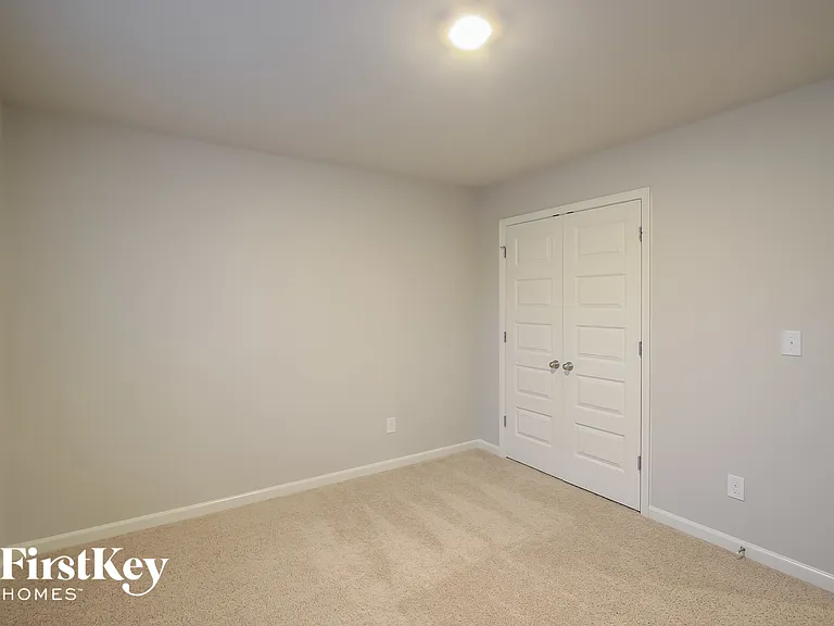 3282 Hawthorn Farm Blvd — Photo 10