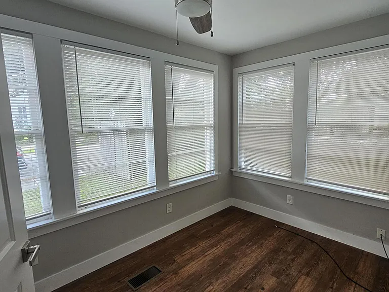 4 W Desoto St — Photo 19