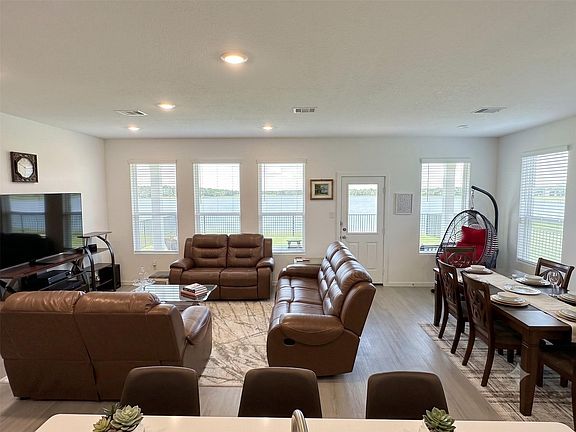 4th image of 2605 Lago Costa Dr