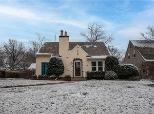 7601 Oak St, Kansas City, MO 64114