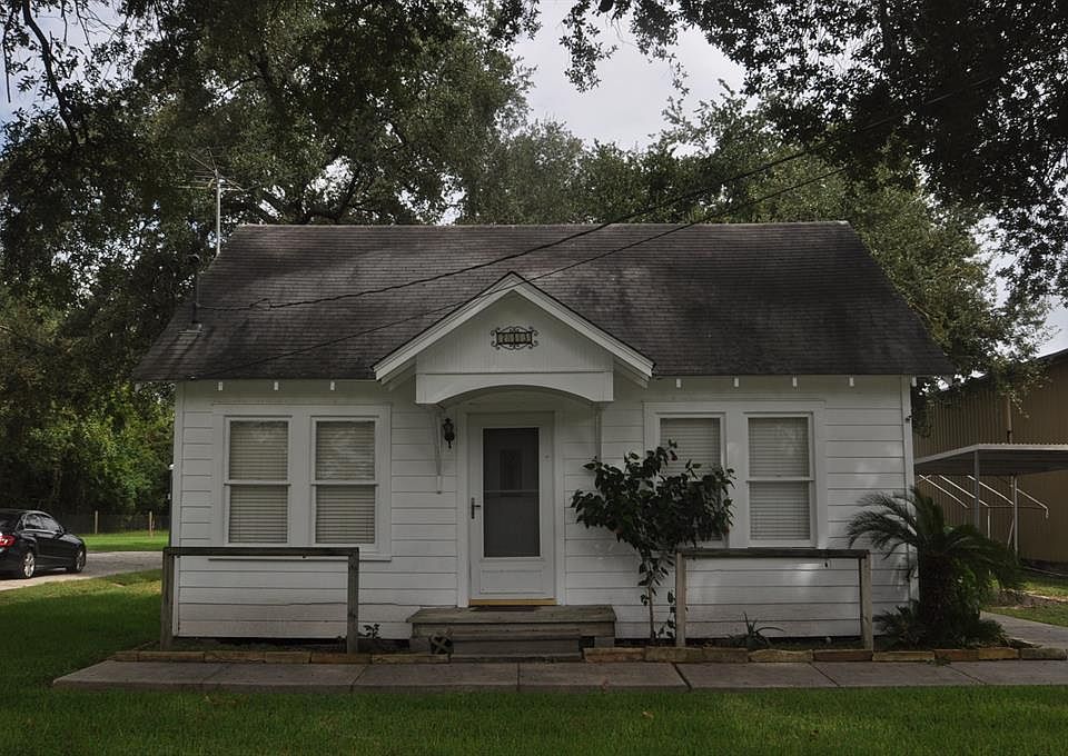 1st image of 213 E Burress St