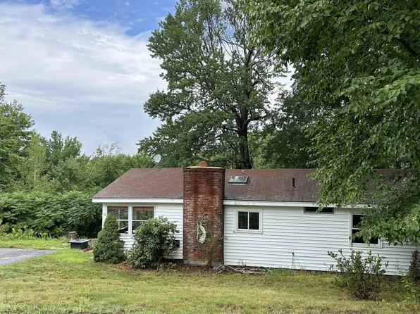 12 Long Stack Lane, Wolfeboro, NH 03894